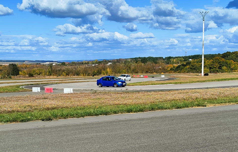 Фото в бортжурнале Renault Logan (1G)