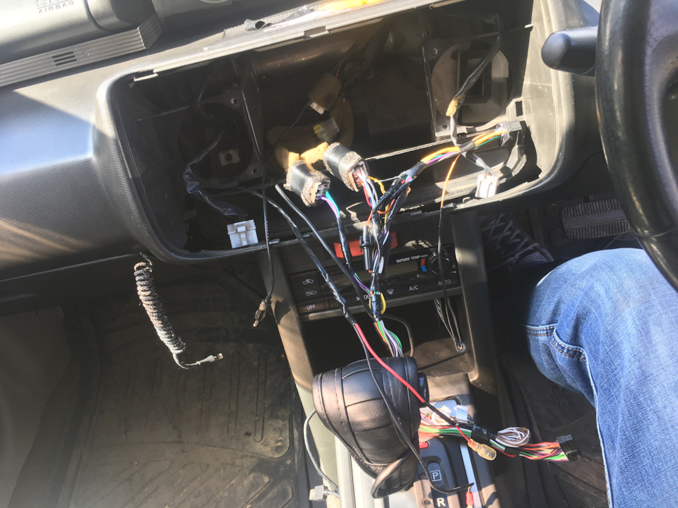 Parrot universal hands free что это такое в автомобиле
