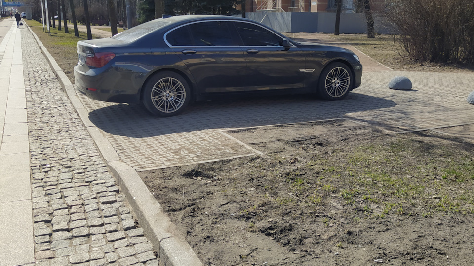 BMW 7 series Малышка Сэмми