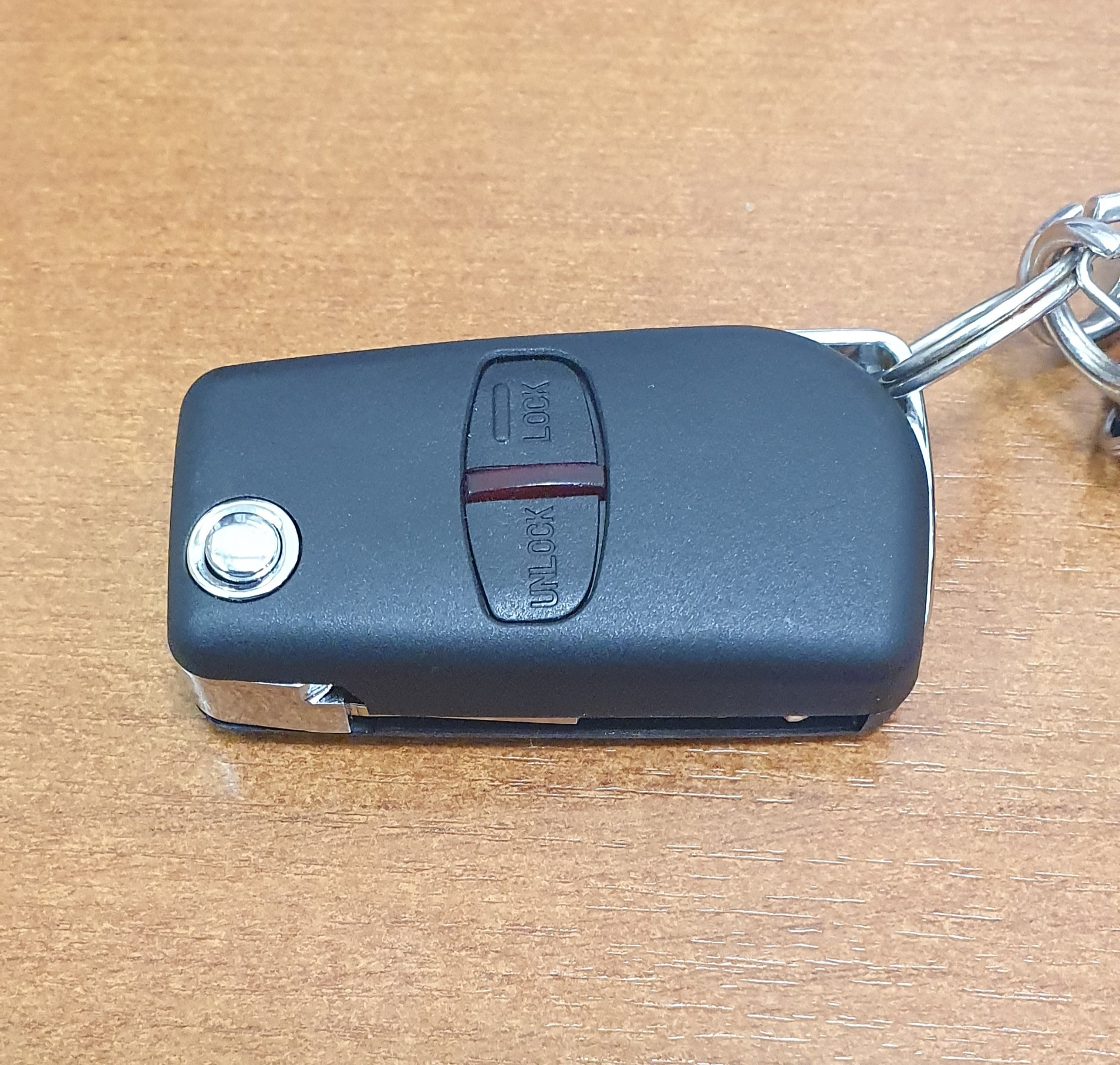 выкидной ключ alligator d930. ключ автомобильный. складной ключ. раскладной ключ с хромом треугольного типа. складной ключ.