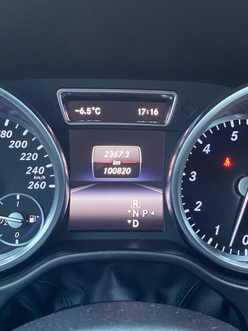 Первоклассница. В 1 класс в 2015 году. Школа первый класс. 1 сентября линейка в школе 1 класс. В 1 класс в 2015 году.