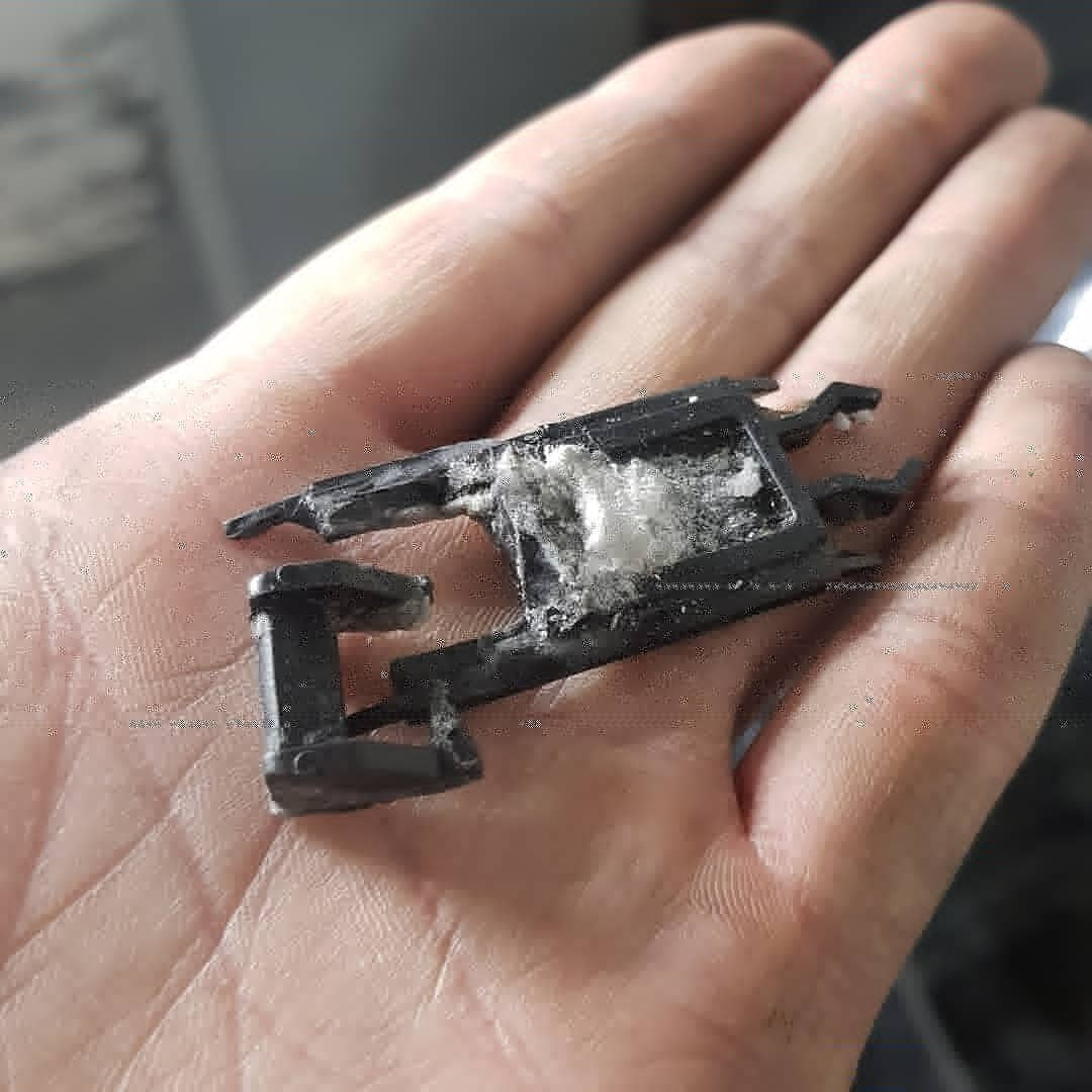 направляющие люка bmw e39. направляющие люка ауди 100 с3. направляющая люка ауди 80 б4 артикул. направляющие люка мерседес 190 webasto. клипсы bmw e39 2001.