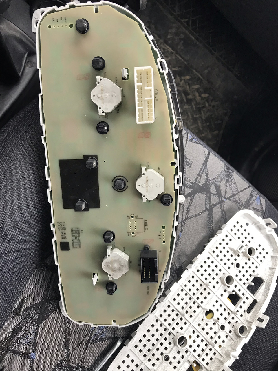 Замена лампочек в приборке — Hyundai Getz, 1,4 л, 2008 года | просто ...