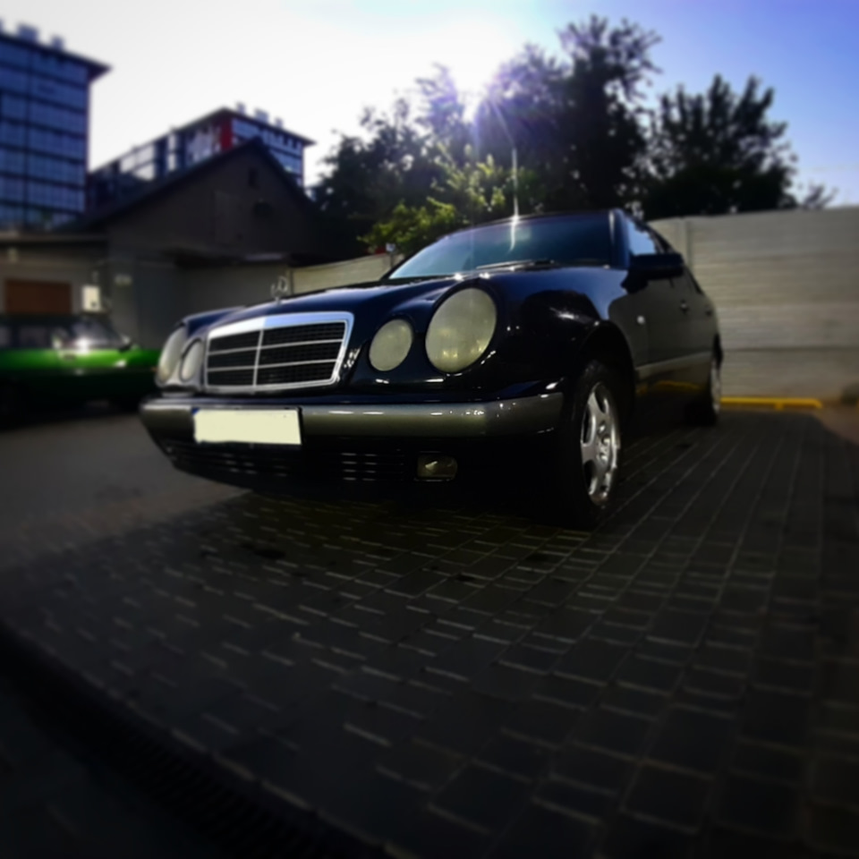 Полировка фар — Mercedes-Benz E-class (W210), 2 л, 1997 года | своими ...