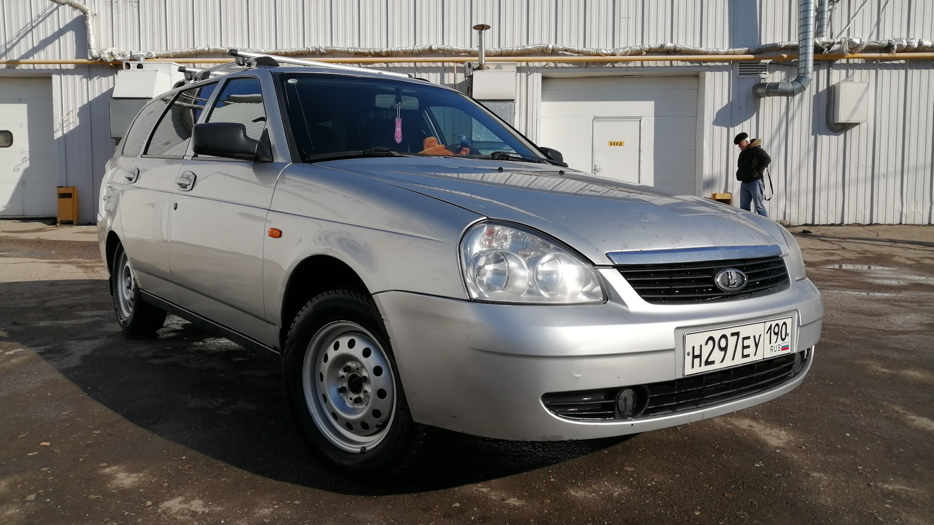 Lada Приора универсал 1.6 бензиновый 2010 | 