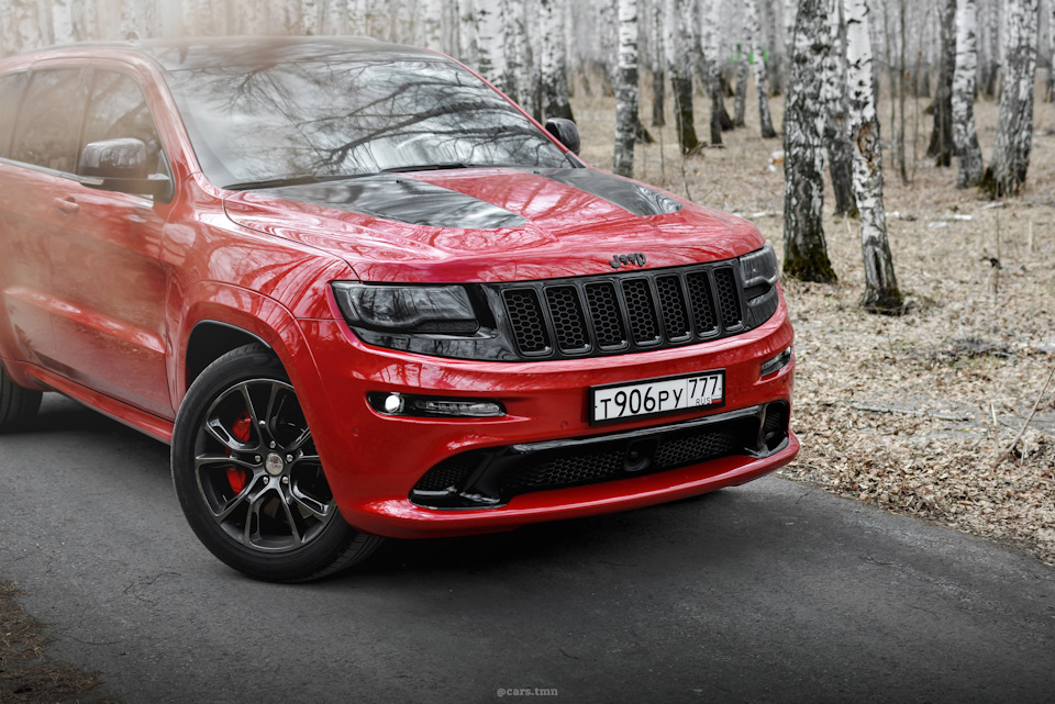 Jeep Grand Cherokee wk2 красный