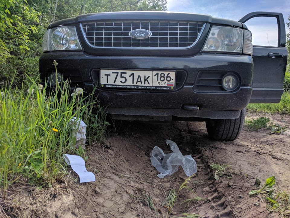 Происпектировал место течи ГУРа — Ford Explorer (3G), 4,6 л, 2004 года ...