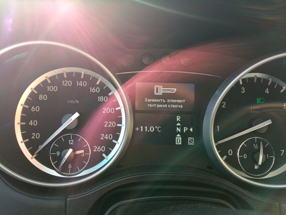 7. Замена батарейки в ключе — Mercedes-Benz GL-class (X164), 5,5 л ...
