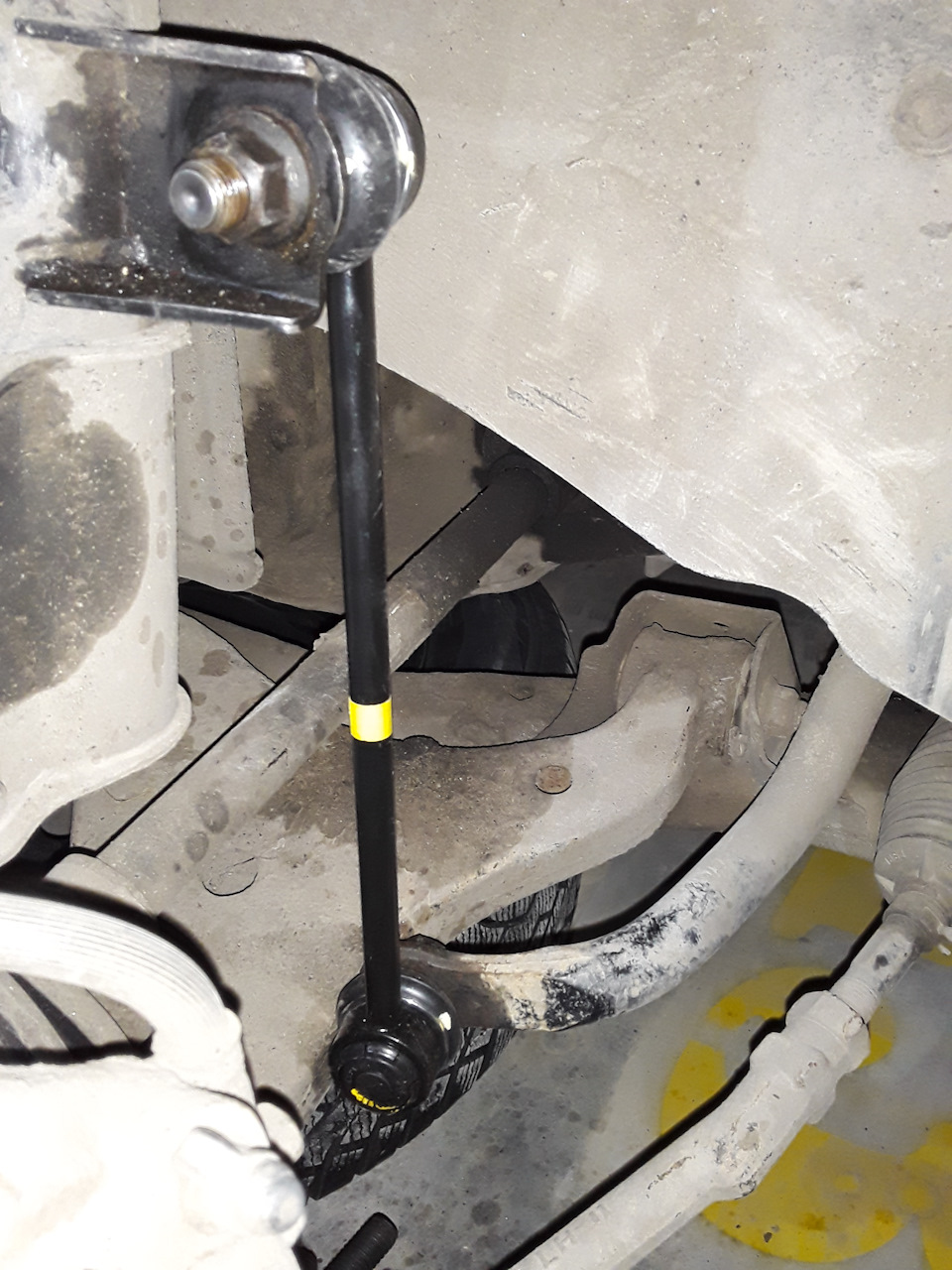 Замена стойки стабилизатора — Hyundai Elantra (4G), 1,6 л, 2006 года ...