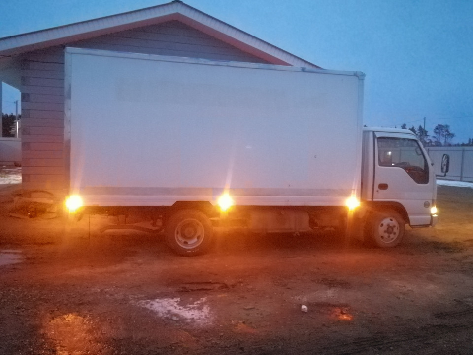 Габаритные огни — Isuzu Elf, 4,8 л, 2003 года | аксессуары | DRIVE2