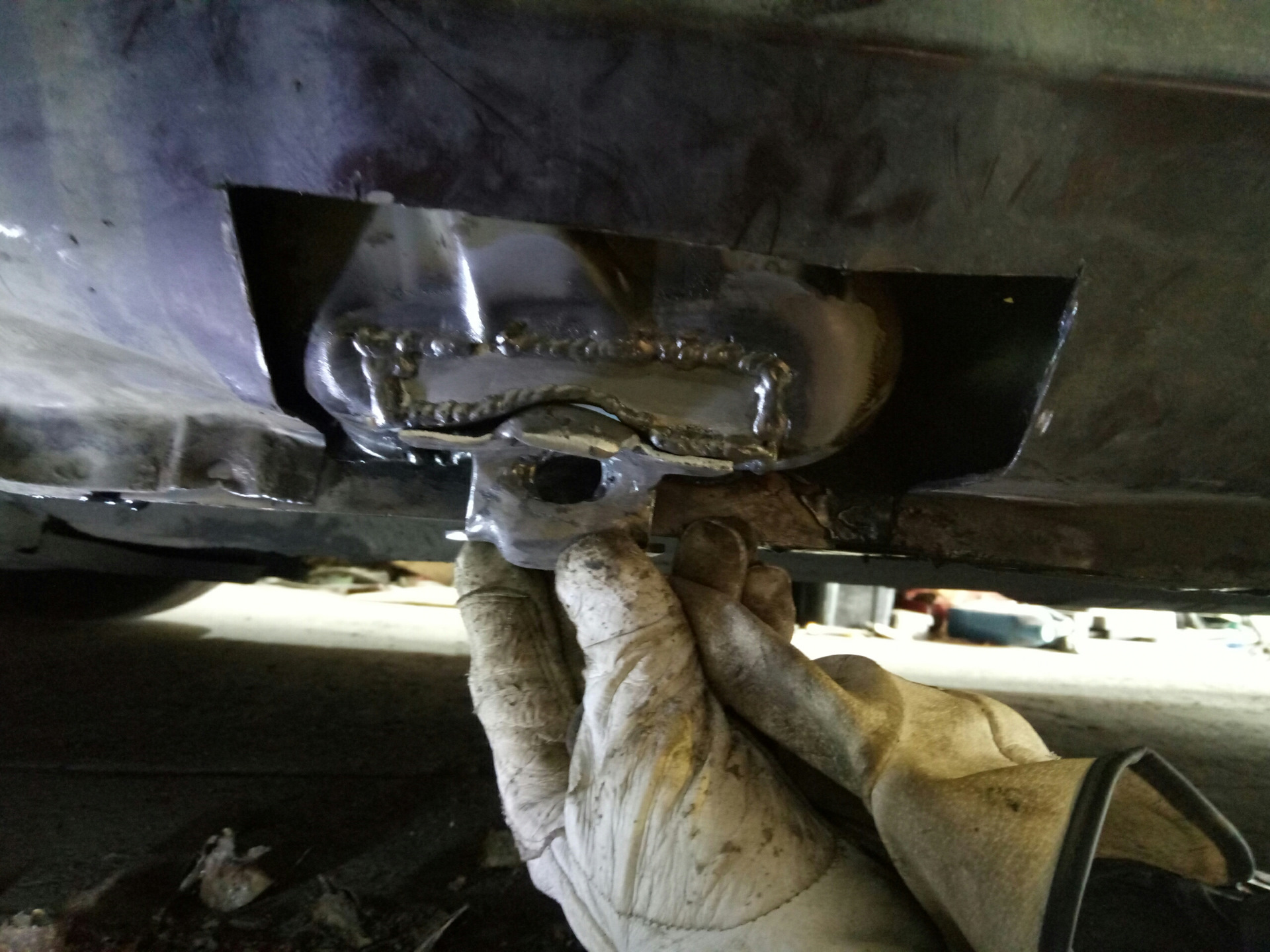 Поддомкратник е39. Поддомкратник БМВ е39. Поддомкратники е34. BMW e39 поддомкратники. Задний поддомкратник БМВ е36.