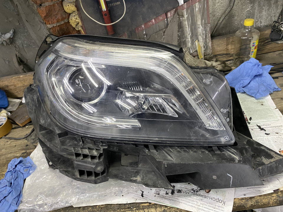 Потеет передняя фара — Mercedes-Benz GL 63 AMG, 5,5 л, 2014 года ...