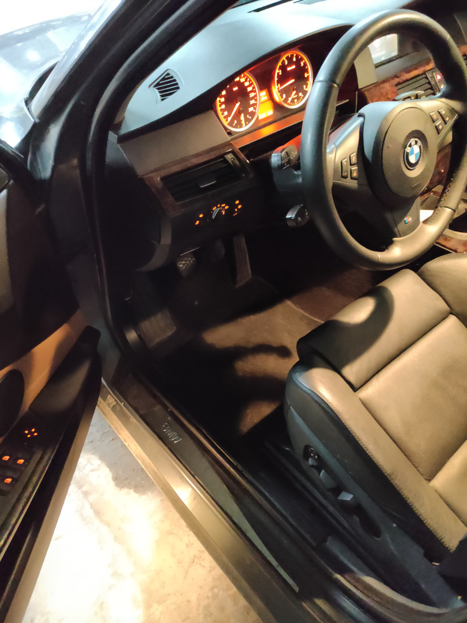 Фото в бортжурнале BMW 5 series (E60)