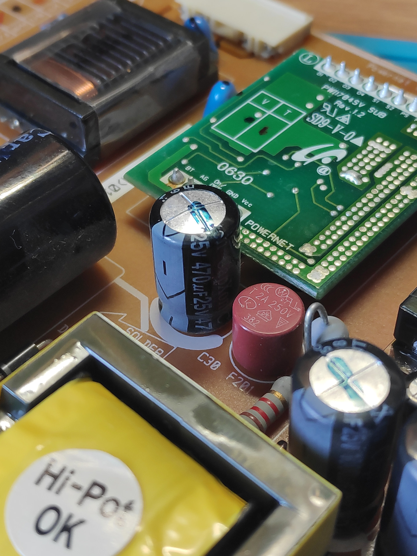 Выходят из строя видеокарты. Разбор монитора Samsung 940n на детали. Разобрать монитор самсунг 940n. Samsung 940n разборка монитора. Разборка мониторов Иркутск