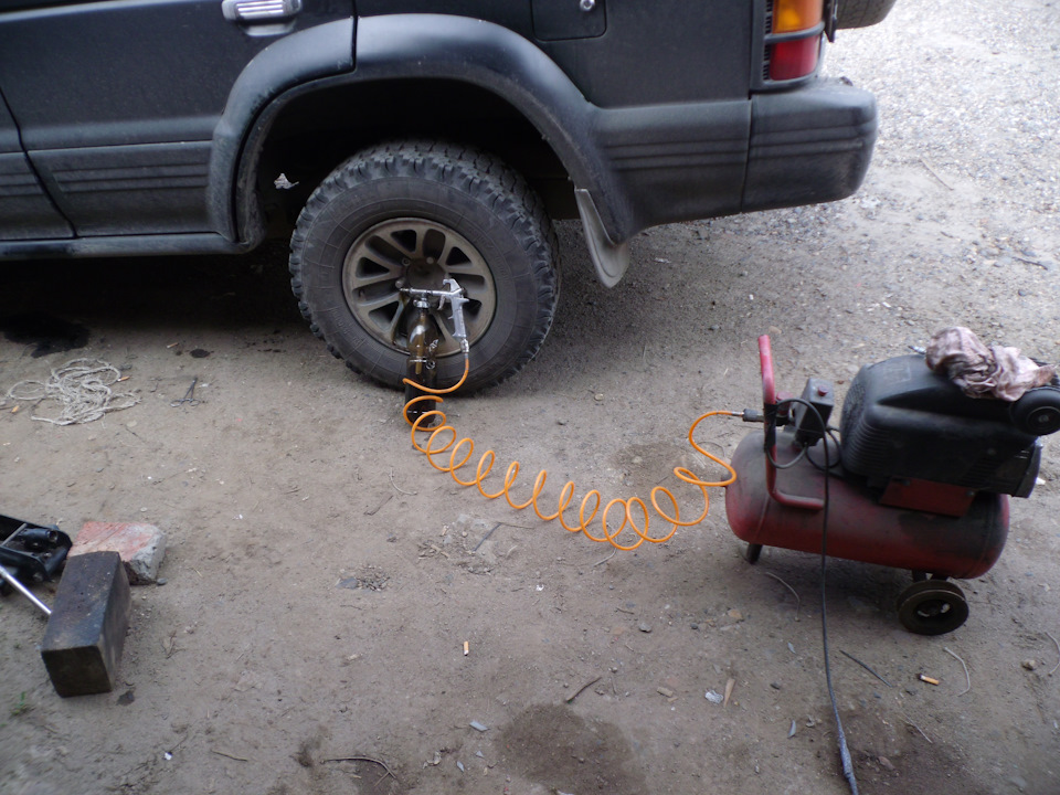 немного антикора + как разобрать заклинивший суппорт — Mitsubishi ...