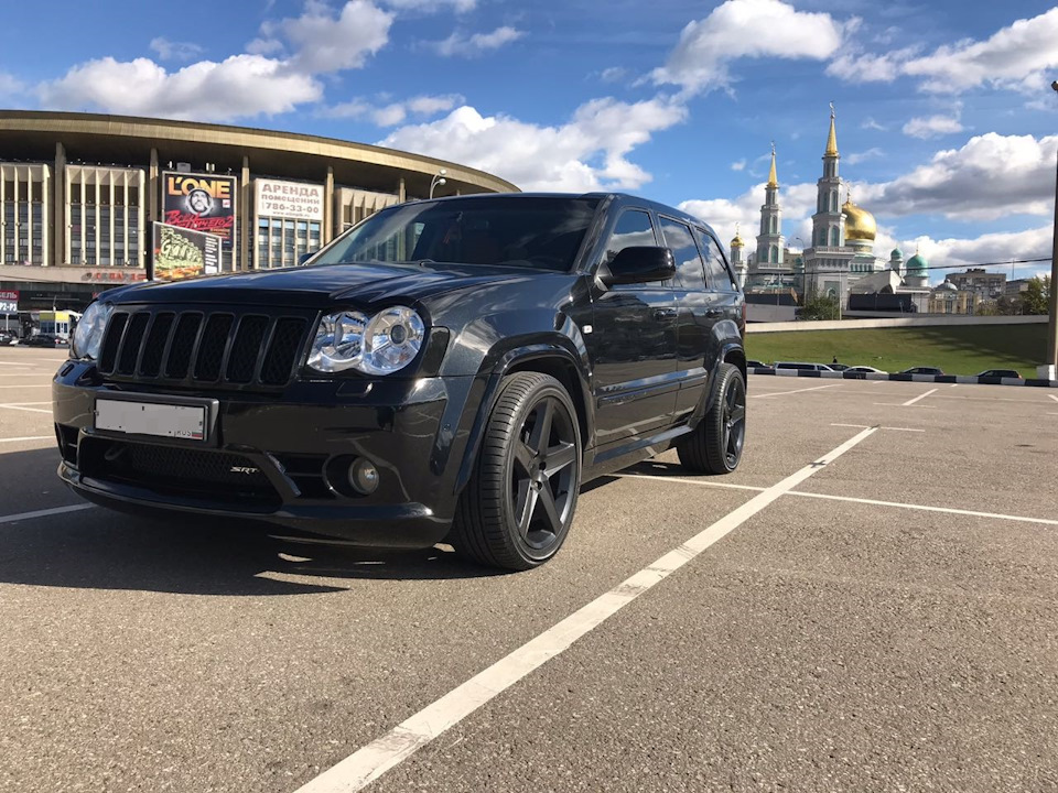 Jeep Grand Cherokee srt8 черный