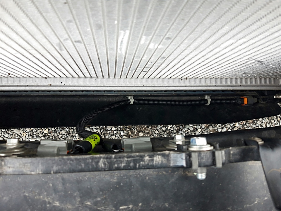 на месте — Chevrolet Lacetti 5D