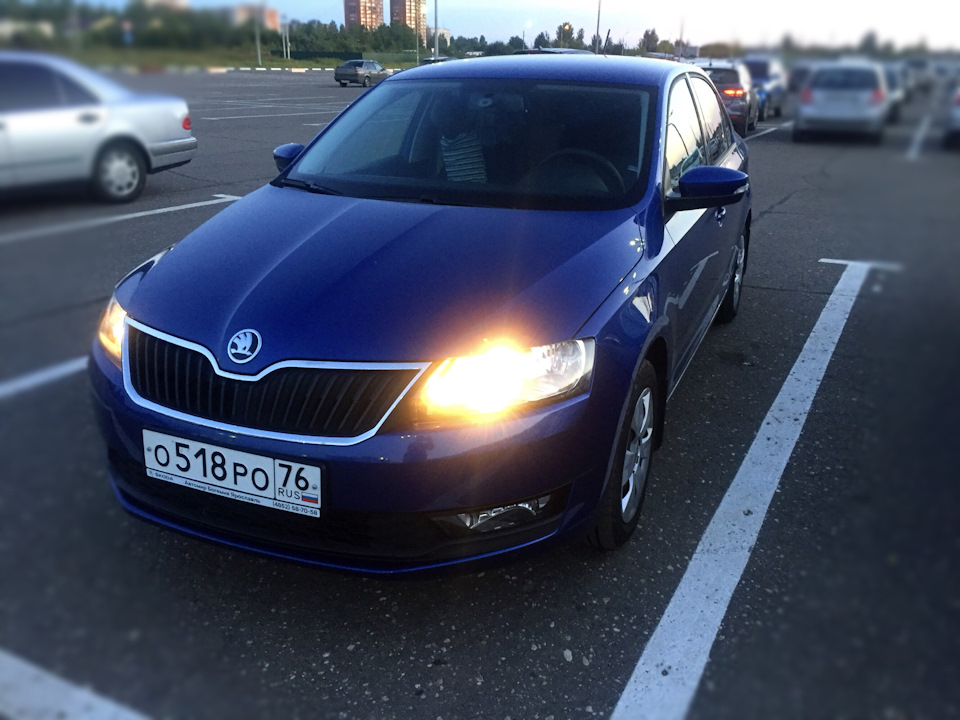 Skoda Rapid синий Reef