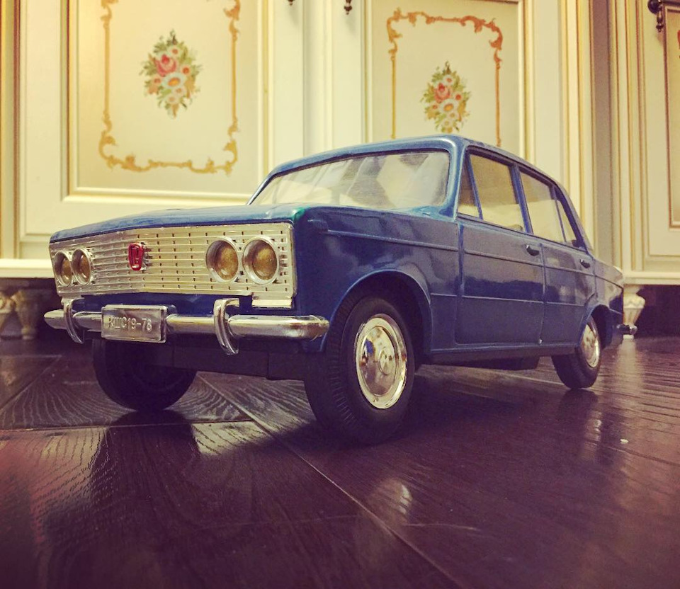 Модель 1:10 — Lada 2103, 1,5 л, 1981 года | аксессуары | DRIVE2