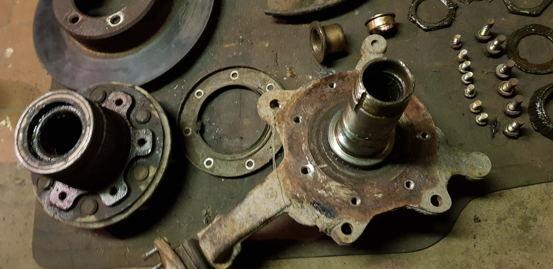 Покраска ступицы. — Toyota 4Runner II, 3 л, 1991 года | своими руками ...