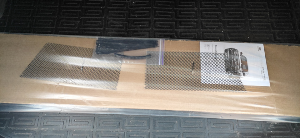 С другой стороны — Geely Atlas Pro