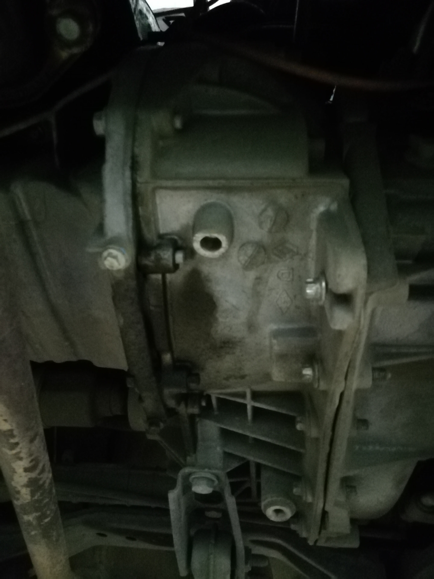 Перелив масла в двс. — Renault Sandero 2G, 1,6 л, 2017 года ...