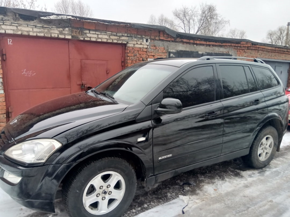 Ssangyong kyron черный дым