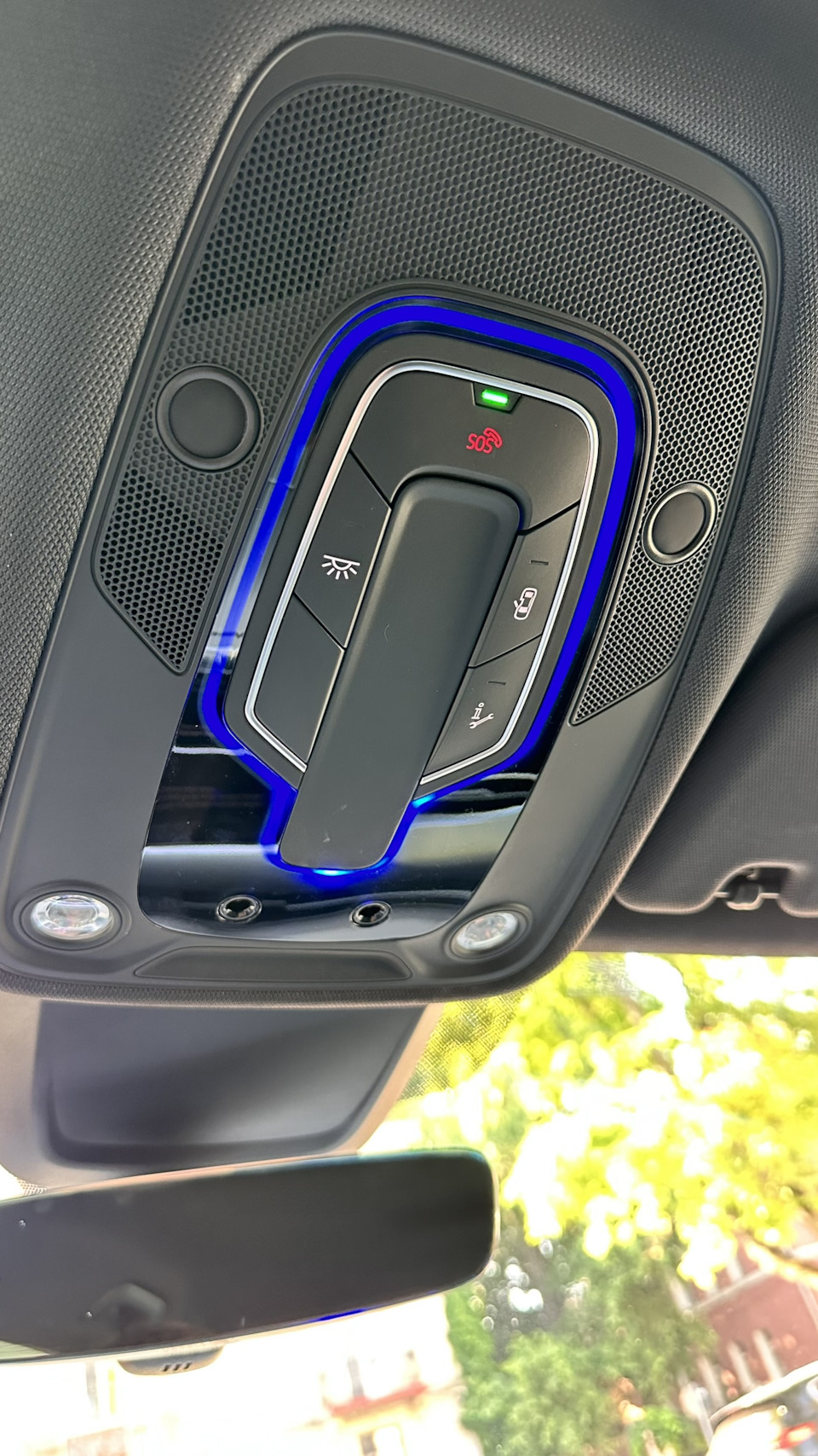 QQ2 Ambient Light — Audi A6 (C8), 2 л, 2019 года электроника DRIVE2