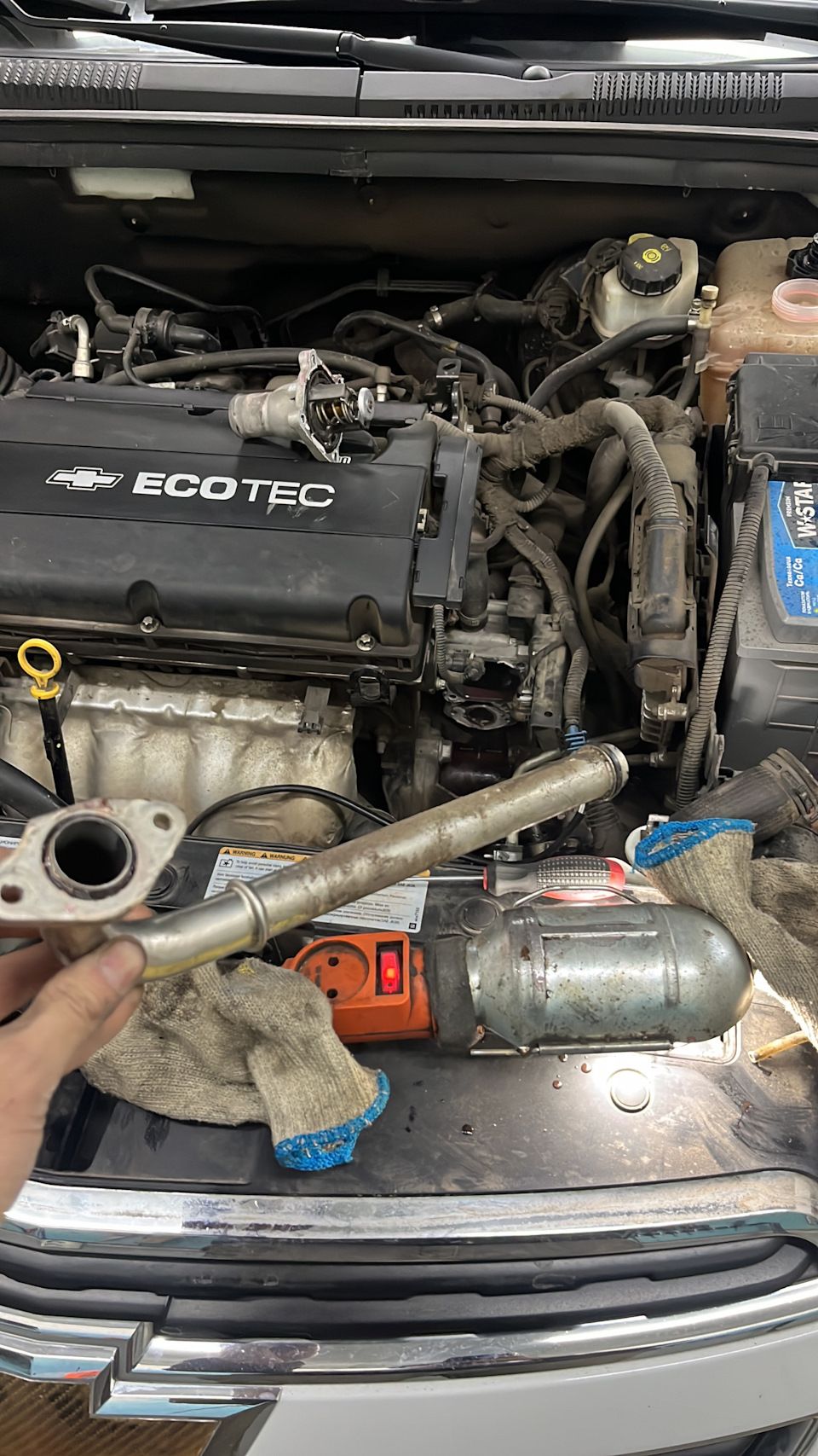 Потекла трубка теплообменника — Chevrolet Cruze (1G), 1,8 л, 2013 года ...