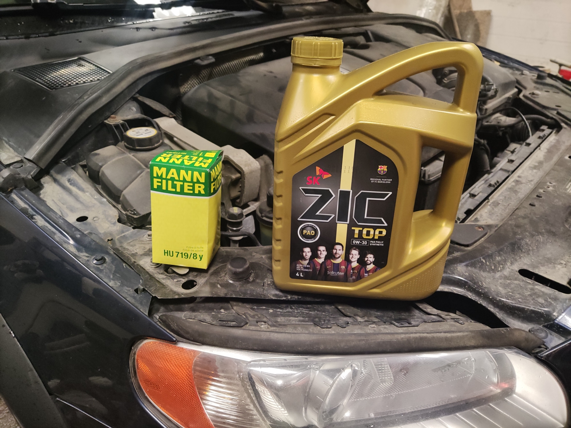 Очередное ТО, масло ZIC Top 0W30 — Volvo XC70 III, 2,4 л, 2012 года ...