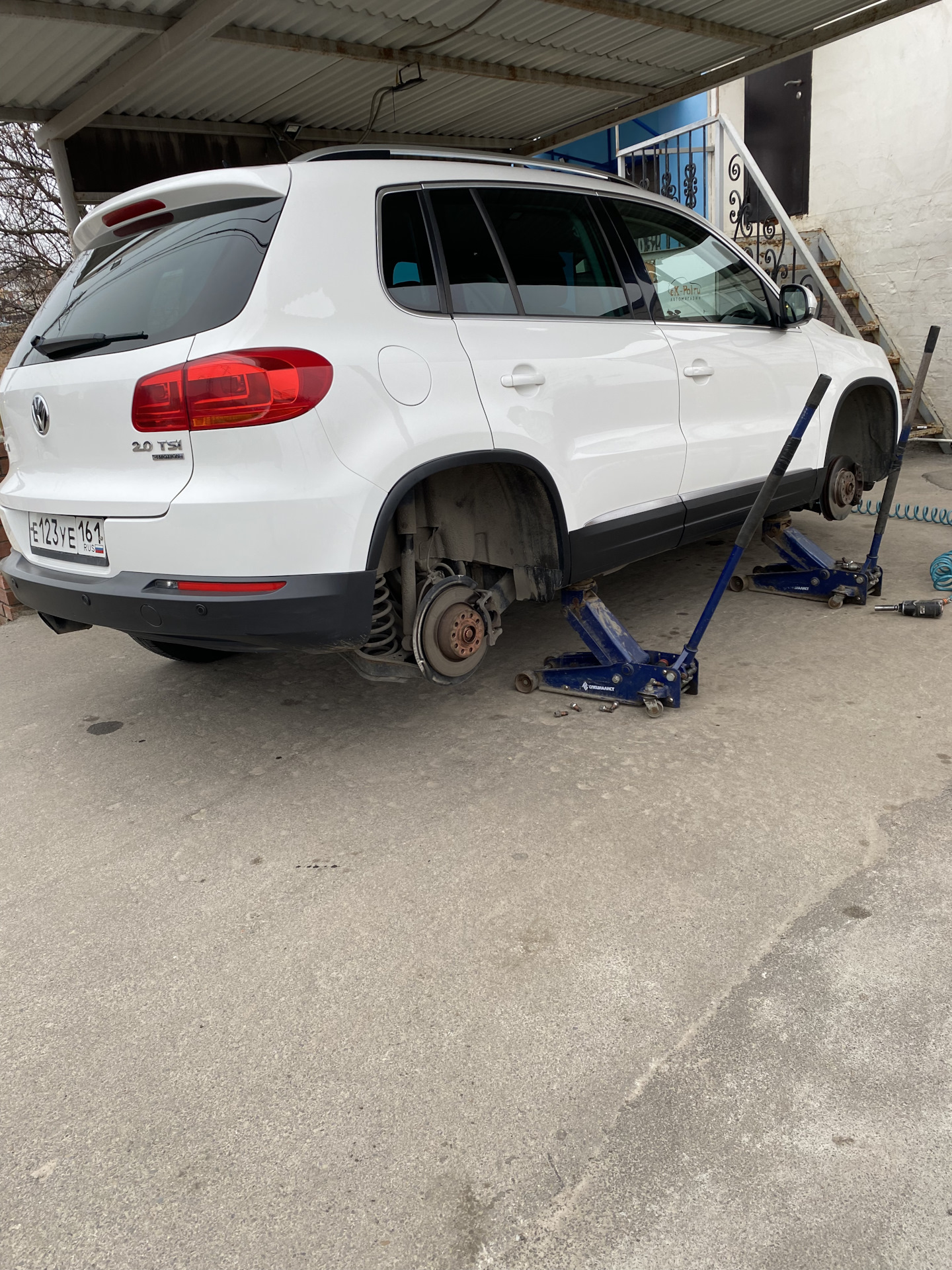 Колеса зима, колеса лето — Volkswagen Tiguan (1G), 2 л, 2013 года ...