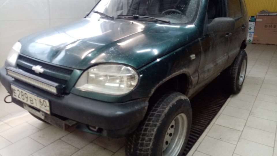 Chevrolet Niva (1G)