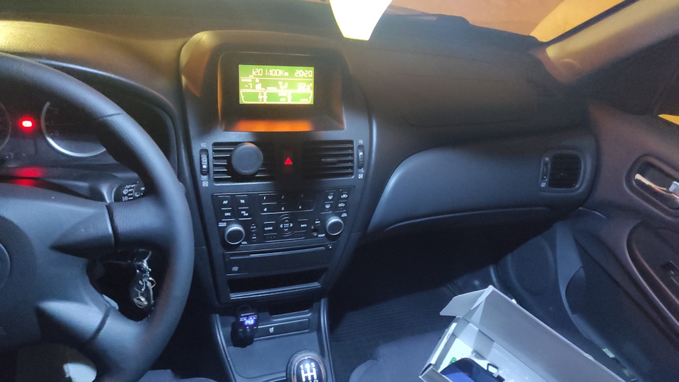 Замена лампочки освещения салона — Nissan Almera II (N16), 1,5 л, 2005 ...