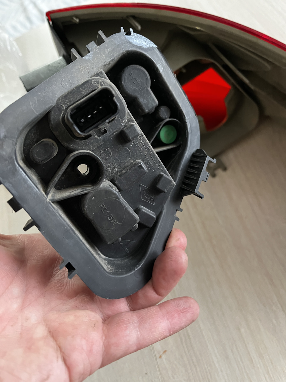 Народная болячка- масса задних фонарей — Renault Fluence, 2 л, 2012 ...