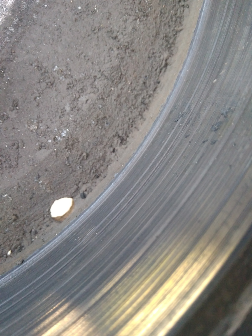 Замена тормозных барабанов и тросов — Lada Приора универсал, 1,6 л ...