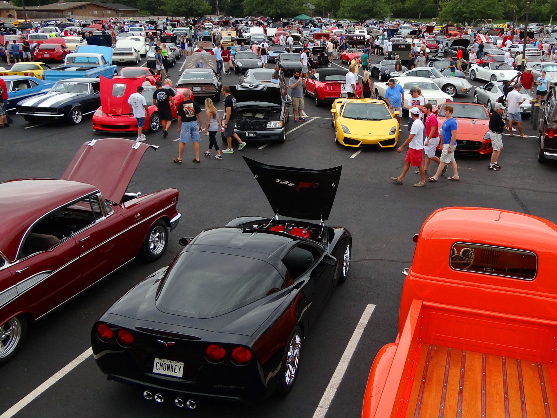 Those are cars. Автомобильное сообщество в Америке. Американцы не признающие автомобили. Car enthusiast. Автомобиль как упростил жизнь.