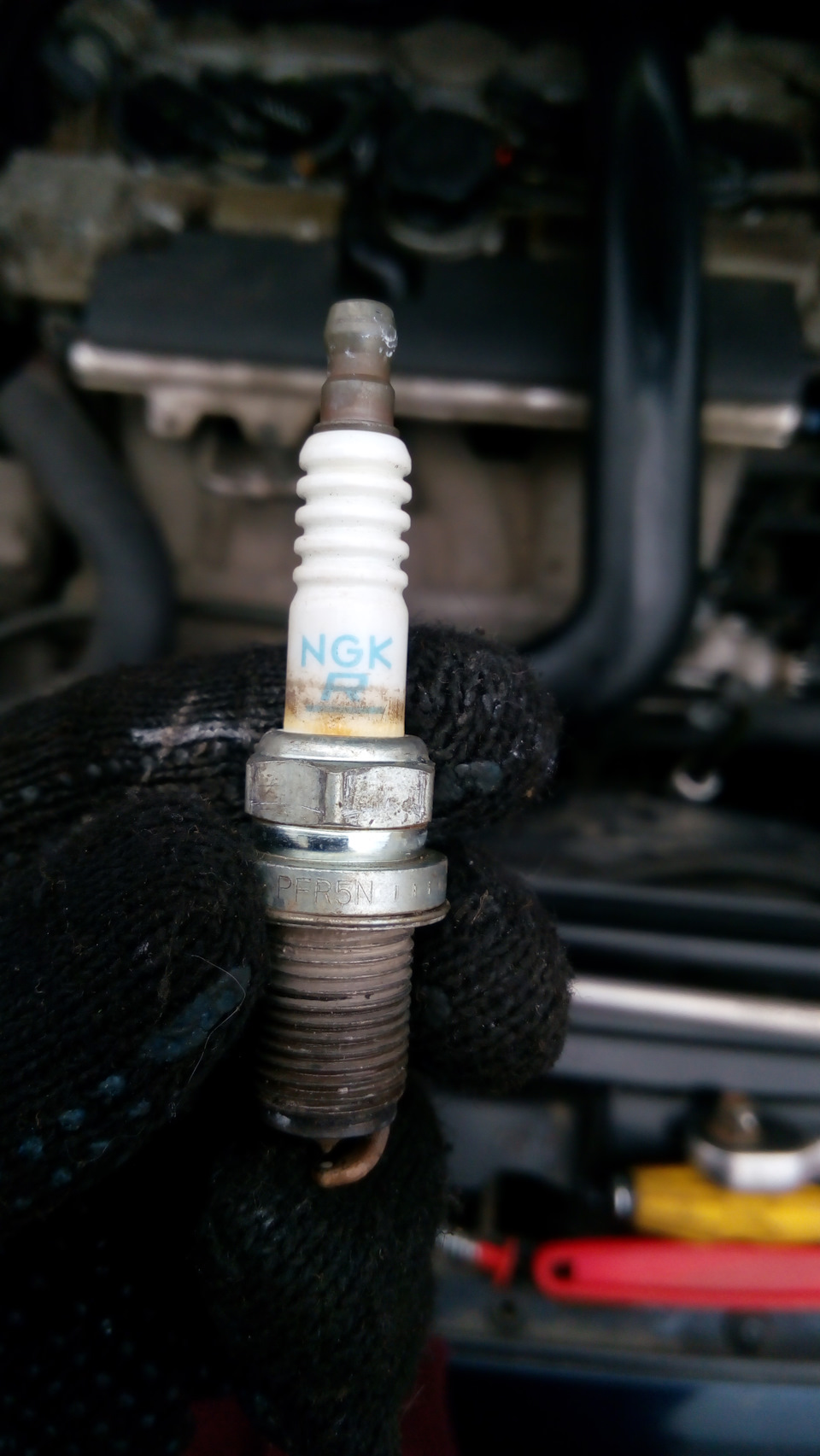 замена свечей зажигания или "зажигание в огне"))) — Volvo S60 (1G), 2,3 ...