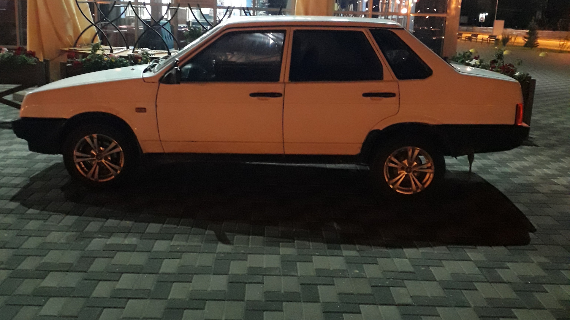 Lada 21099 1.5 бензиновый 1994 | Белая 99-тка на DRIVE2