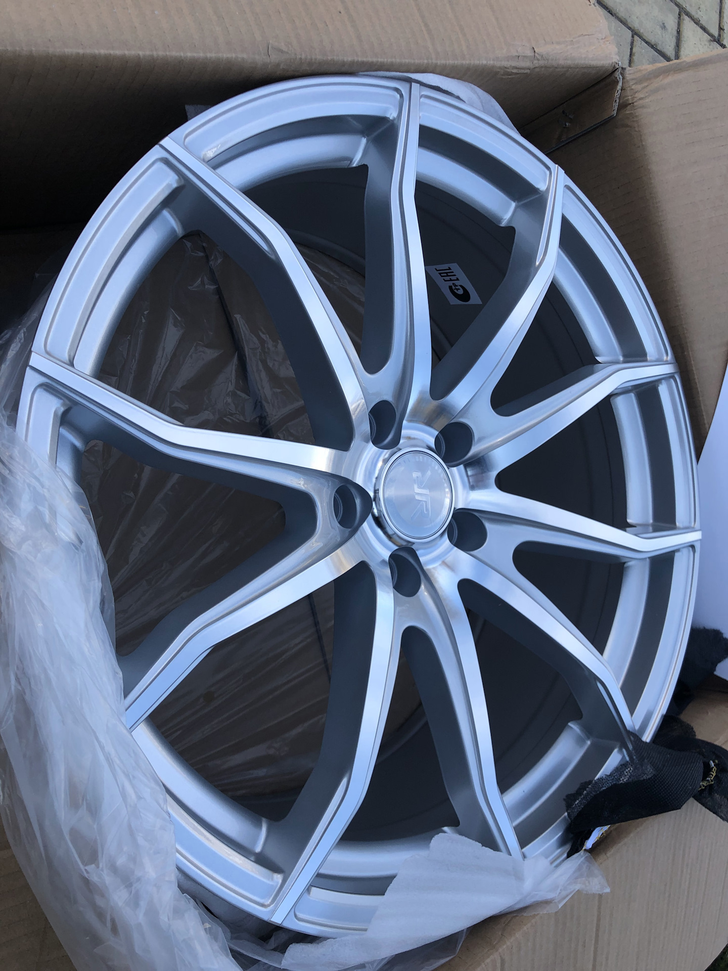 диски race ready css9305. 5 hb-p. 7 d110. Pcd 6x139. диск rr css9047 18*9,0 6*139,7 et10 106,1 mk/l-p-r 00246, шт.