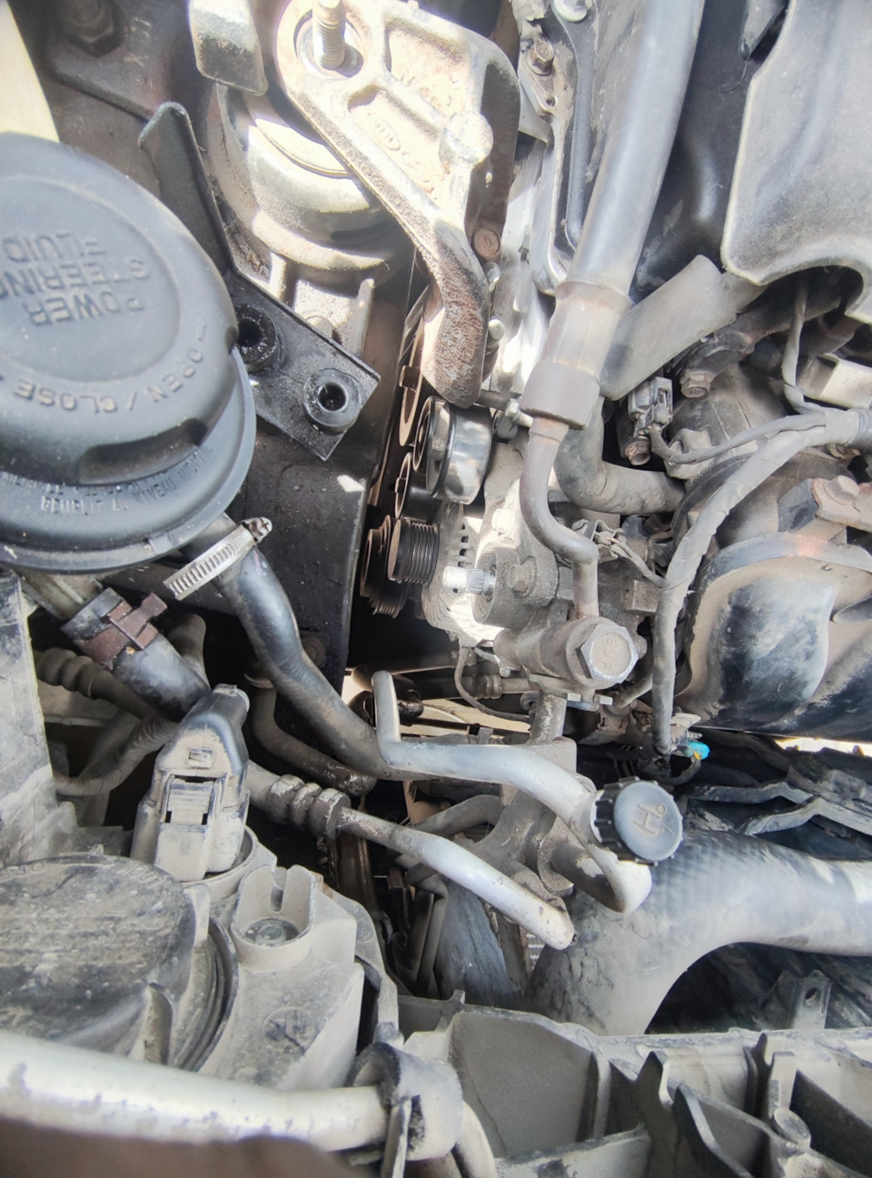 Замена щеток генератора — KIA Sorento (2G), 2,4 л, 2012 года | поломка ...