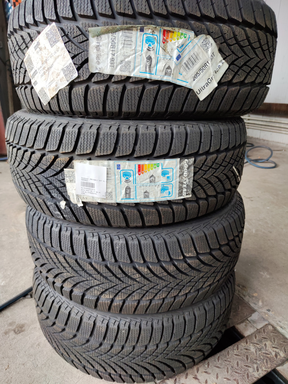Зимняя шина Goodyear UltraGrip Ice 2 — KAIYI E5, 1,5 л, 2023 года ...