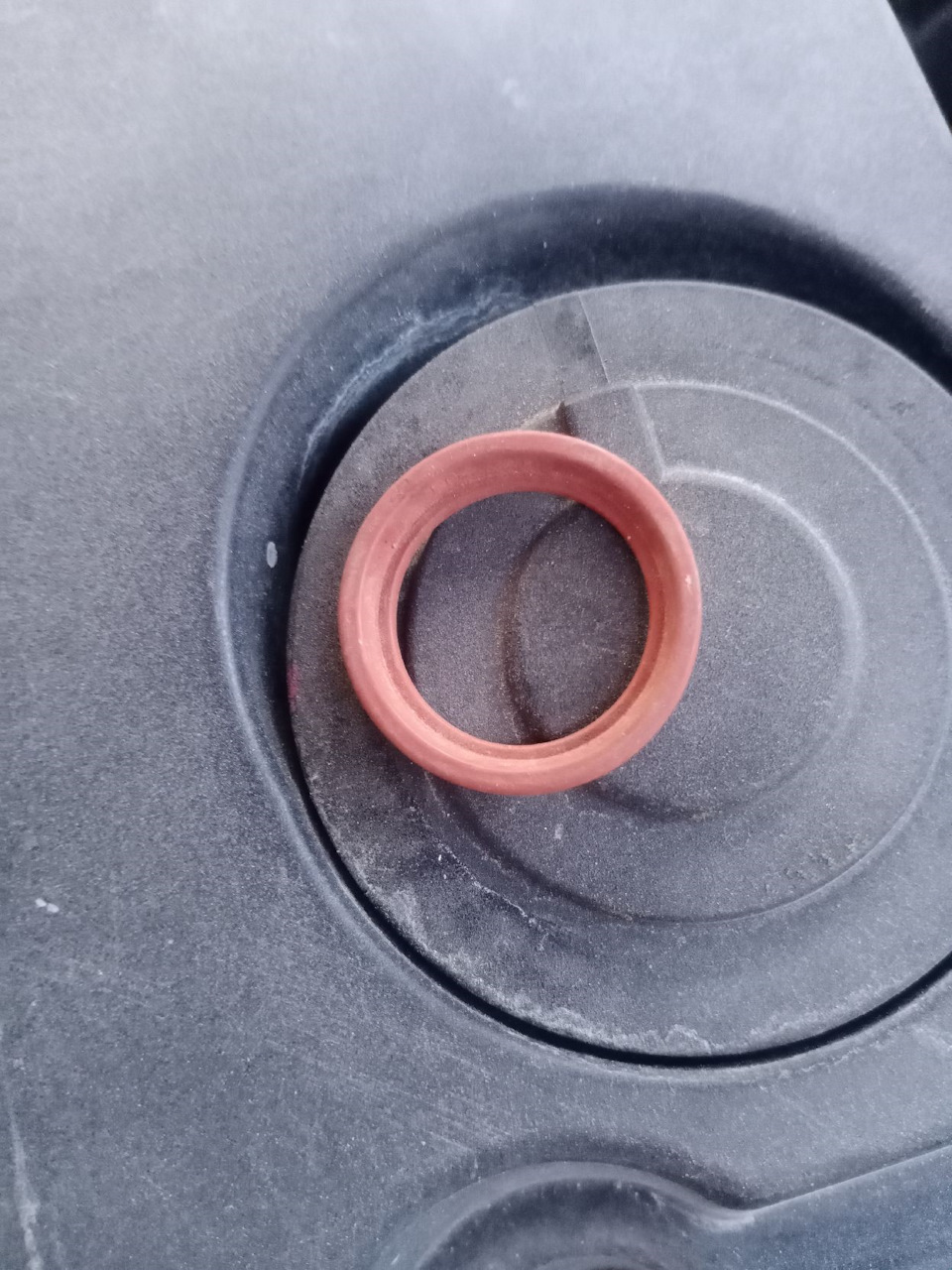 Устранение течи масла "временное" из-под разъема насос форсунок ...