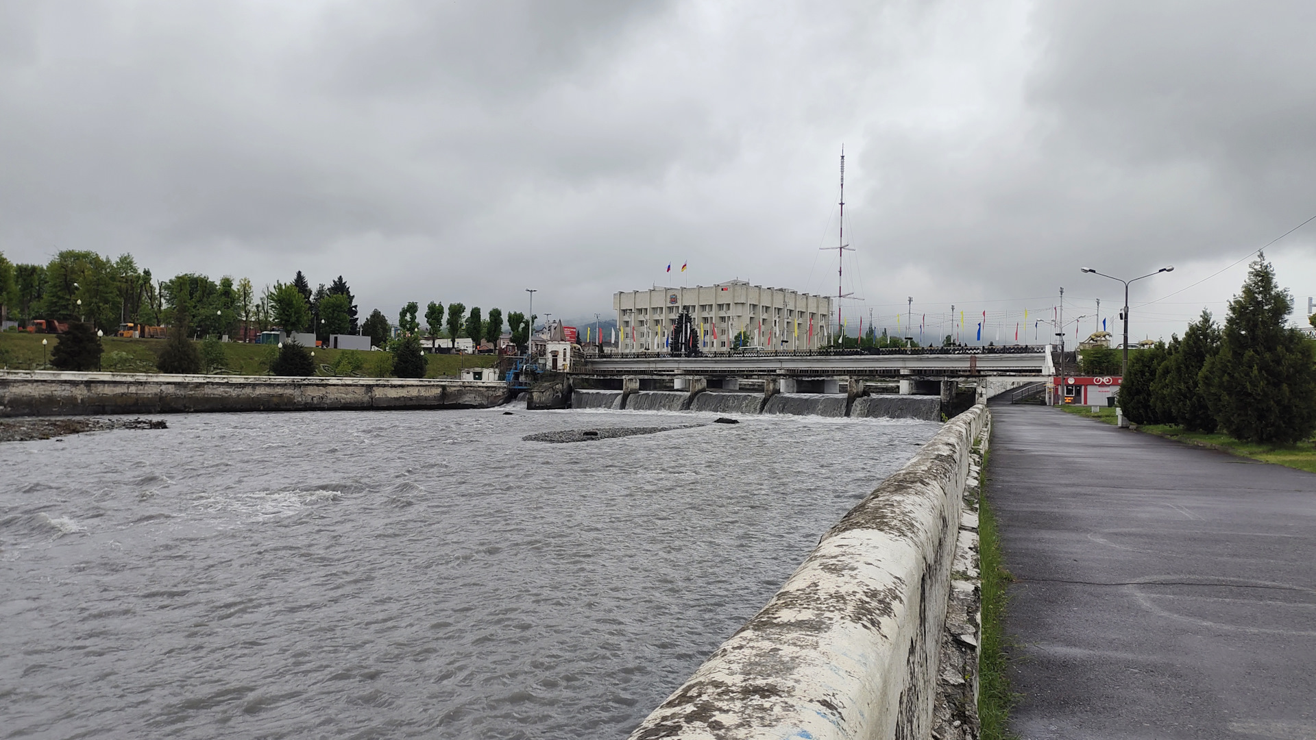 набережная реки терек во владикавказе