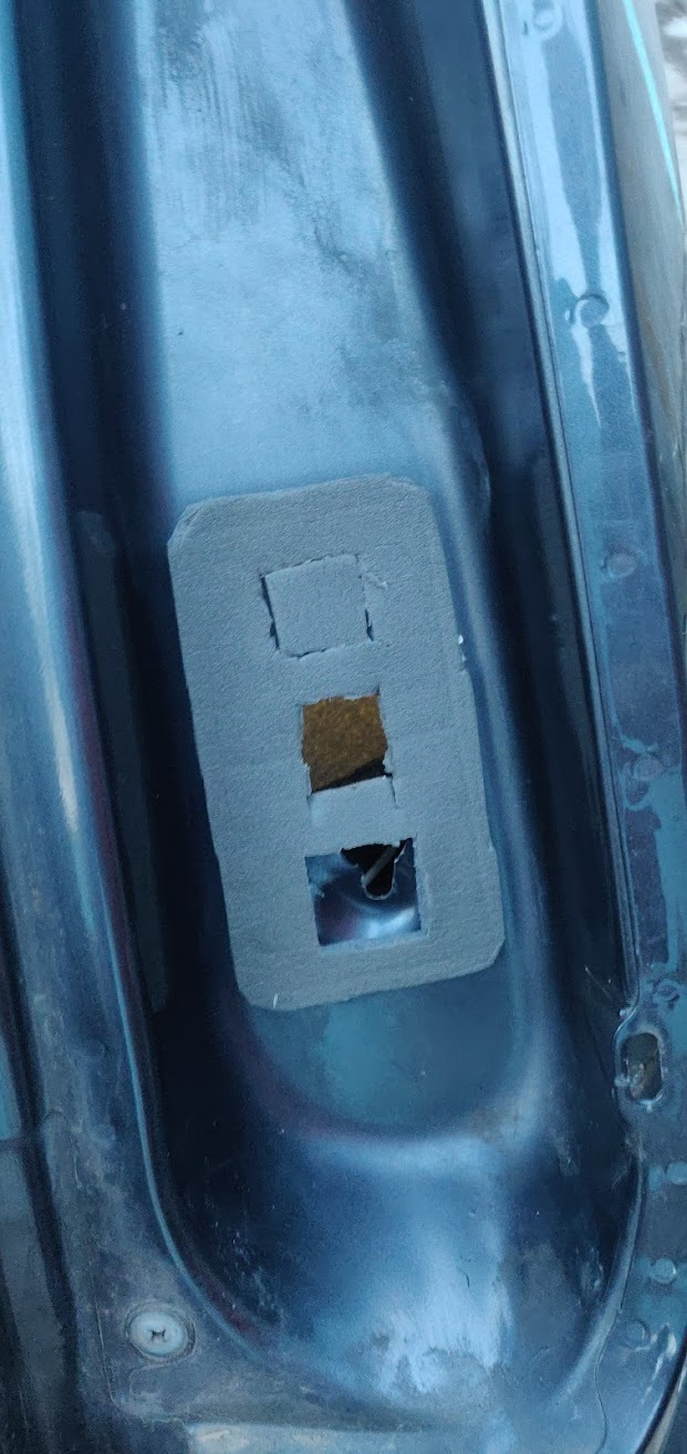 Устранение протечки в задний фонарь — Ford Fusion, 1,6 л., 2008 года ...