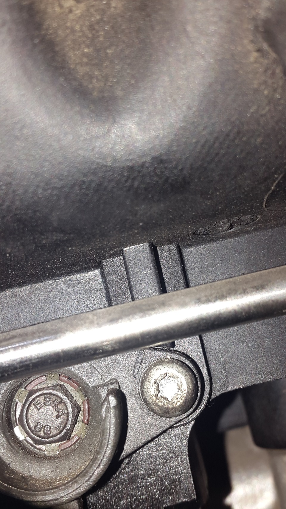 Удаление заслонок впускного коллектора — BMW 5 series (E60), 2,5 л ...