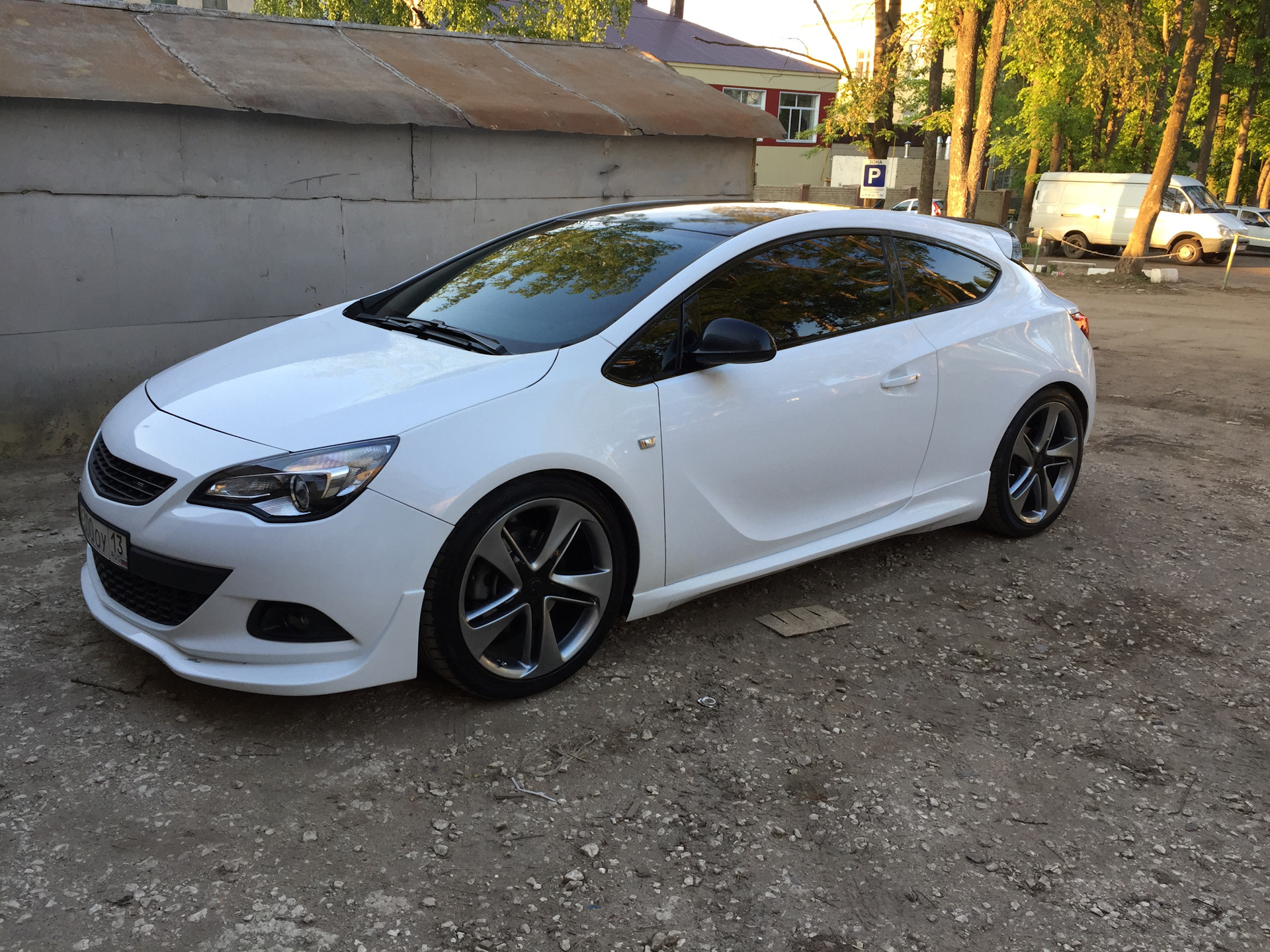 Opel Astra GTC J обвес