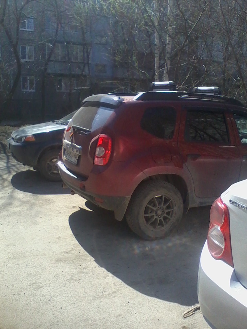 Вот обнаружил такую штуку и на Дастере! На Шниве видел. Когда на Тиггу ...