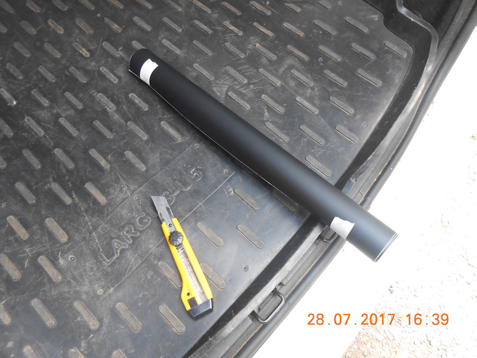 Оклейка стоек дверей черной матовой пленкой — Lada Ларгус, 1,6 л, 2014 ...