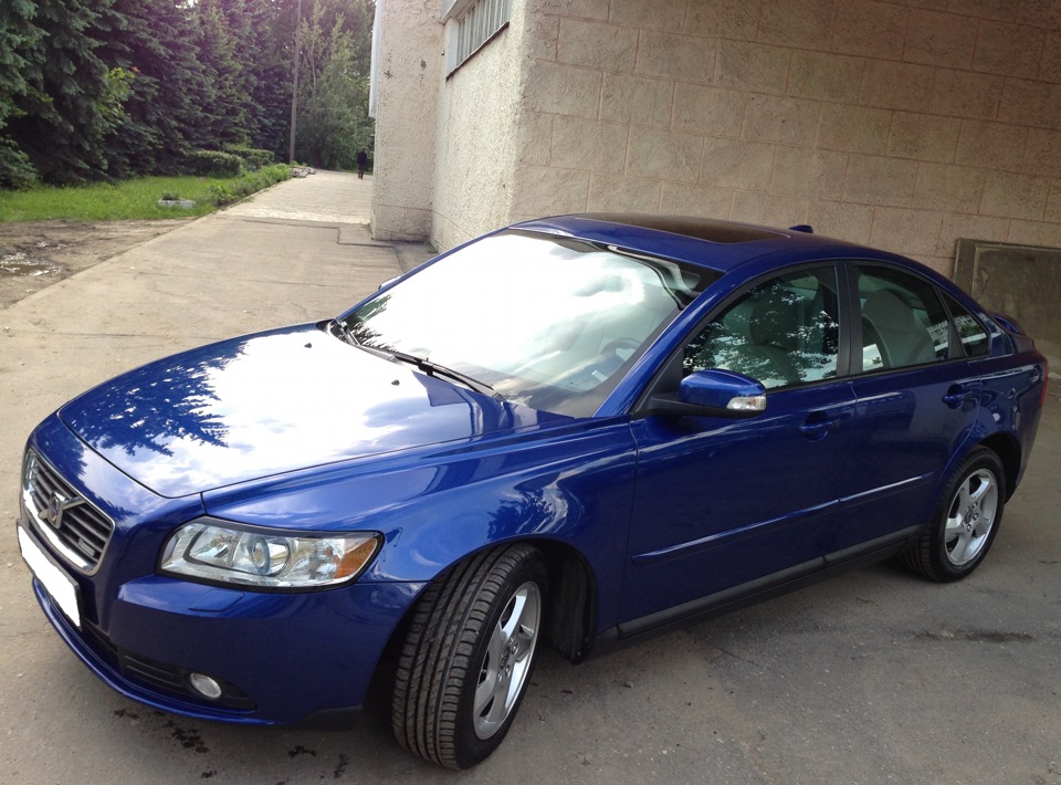 Синий 80. Volvo s40 Blue. Volvo s80 синяя. Llumar Air 80 Blue.