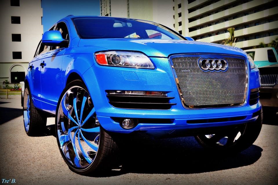 AUDI Q7 на 30" дисках — World Installer Magazine на DRIVE2